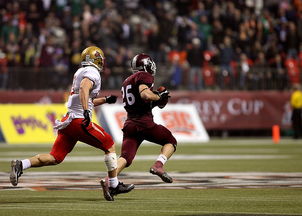 开云在线登入-博卡球员抗压选位不佳，空档被放大，博卡vs